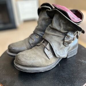 AS98 boots olive green and burgundy leather size 39